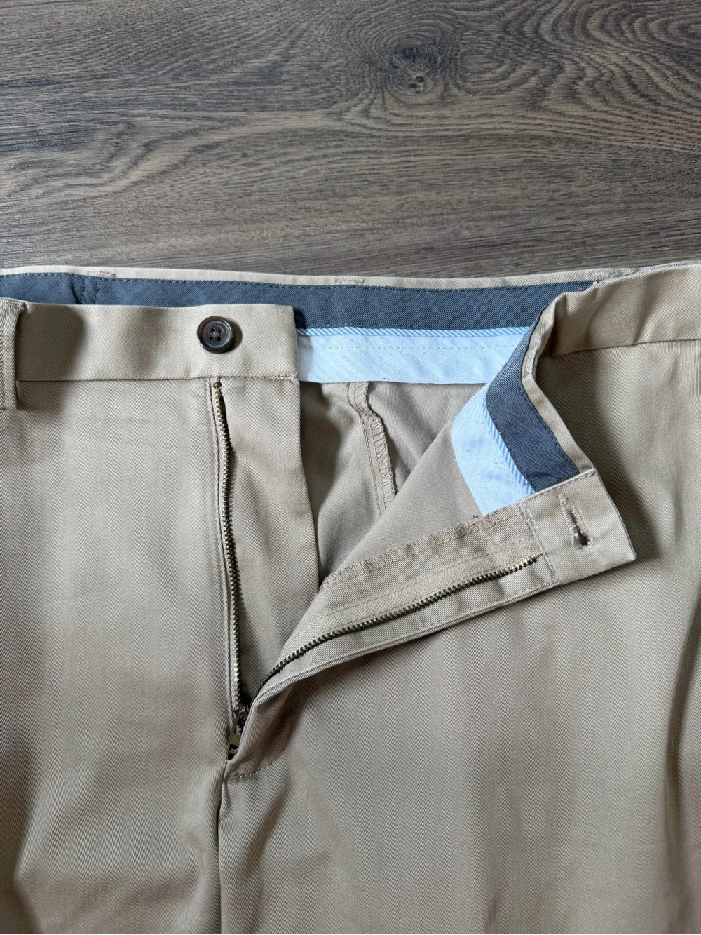 Haggar Pants Mens 38x32 Classic Fit Premium No Iron Khaki Flex Flat Front Tan